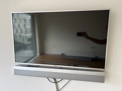 £130 • Buy Panasonic TV LCD TX-L42ET61B And Soundbar SC-HTB65