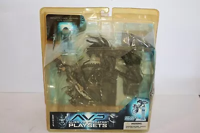 AVP Alien VS Predator Playsets Alien Attacks Predator McFarlane 2005 • $44.95