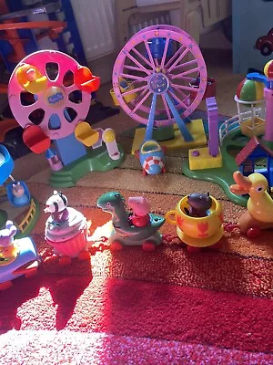 £5.50 • Buy Peppa Pig Figures With Fairground Balloon Ride Etc Bundle
