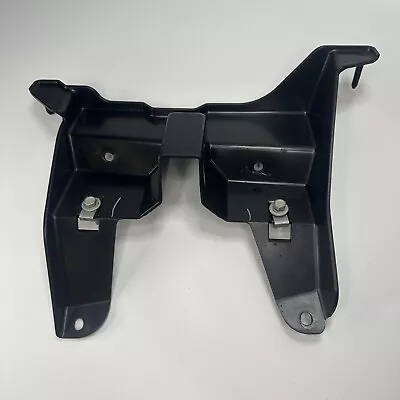 03-06 Silverado Sierra Tahoe Yukon Front Console Bracket OEM • $60