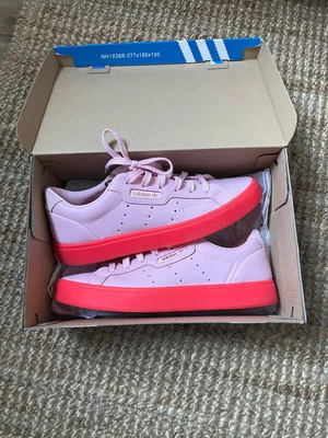 $39.99 • Buy Women’s Adidas Sleek - Pink / Red - AU 7 UK 5.5