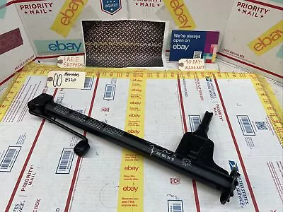 98-02 MERCEDES BENZ E320 SPARE TIRE JACK LIFT Oem # 2105830115 • $50