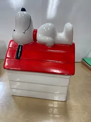 VINTAGE SNOOPY Ceramic Doghouse Cookie Jar Benjamin & Medwin Crazing Finish • $55