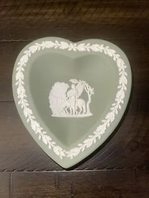 Vintage Wedgwood Jasperware Green Heart Trinket Ring Vanity Dish ENGLAND • $10.99