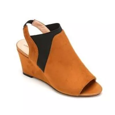 Size 6M Midnight Velvet Cognac Black Stretch Inset Wedge • $31.99