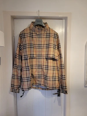 £290 • Buy Burberry Nova Check Golf  Jacket Size Large
