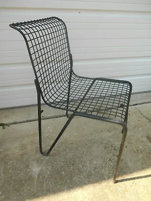 Vintage Knoll Bertoia Era Black Wire Side / Desk / Patio Chair  • $175