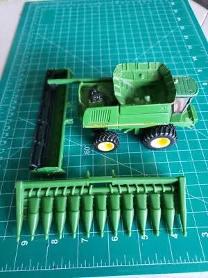 Ertl John Deere 9760 STS Combine With Corn Head And Thresher 1/32 • $30