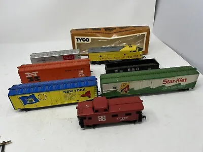Tyco Train Set HO Scale W/ Union Pacific F9 SIX Cars & Track! Untested As Is • $29.99