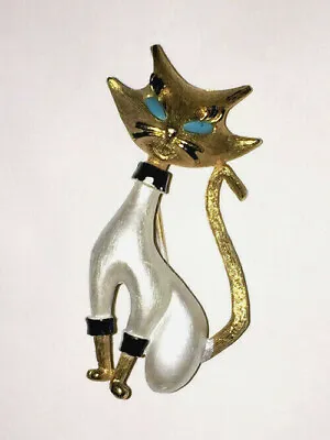 1960s  SIAMESE CAT BROOCH: Turquoise Eyes / White Body / J.J. JONETTE    (5E30)  • $45