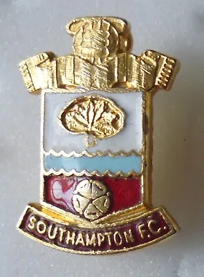 SOUTHAMPTON F.C. FOOTBALL Enamel Pin Badge Coffer • $14.92