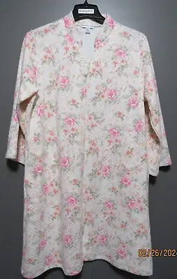 Women's Miss Elaine Quilted Robe Pink Floral Large Euc • $18.99