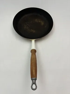 Le Creuset #26 10.5  Cast Iron Enamel Frying Pan Skillet Wooden Handle • £40