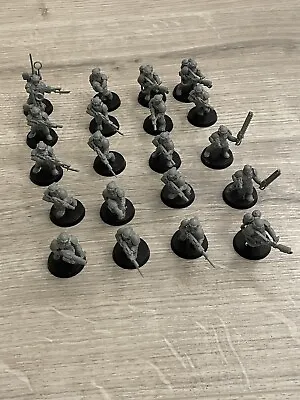 Warhammer 40k Figures X20 C1 • £25