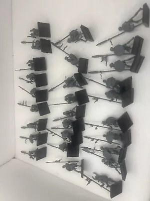 28 Vampire Counts Skeletons With Spears And Shields Warhammer  • $31