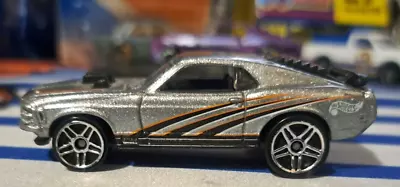 Loose-VINTAGE 2001 Hot Wheels '70 Mustang Mach 1 Collector 112 • $3.99