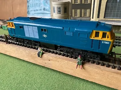 Triang Hornby Class 35 Hymek In BR Electric Blue D7063 Runs Well  R758 OO Scale • £31.99