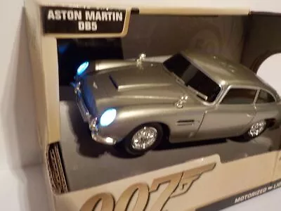 Skyfall  James Bond 007 Aston Martin Db5 Motorised Lights & Sounds New! • £44.69