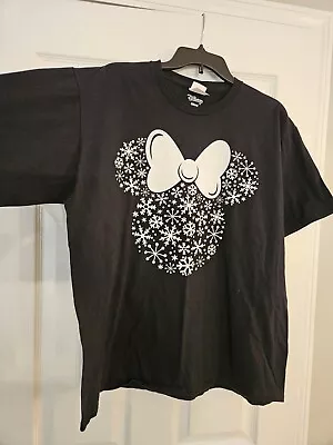 Disney Christmas Minnie Mouse Snowflake Black T-Shirt Size L  • $12.97