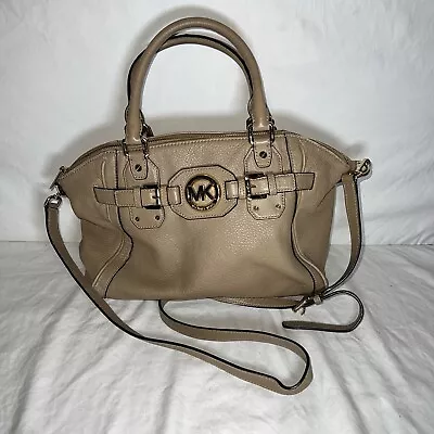 Woman’s Michael Kors Handbag Hamilton Large Beige Gold Initials • $39.99