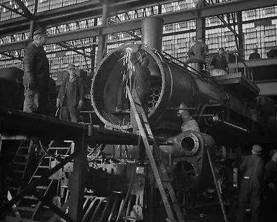 $7.99 • Buy Locomotive Vintage Photo Chicago & Northwestern Railroad Shop Illinois 1942 8X10