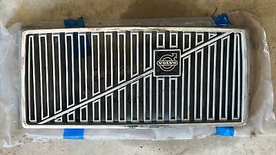 Rare!  VOLVO 240 260 GL Grille • $150