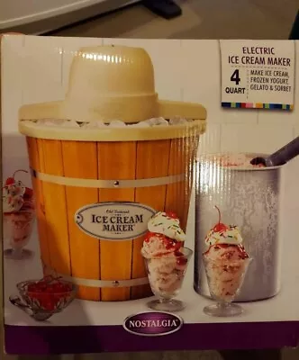 Nostalgia 4-Quart Wood Bucket Ice Cream Maker.   NEW IN BOX • $20