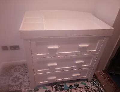 Baby Changing Dresser White • £45