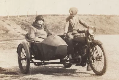 VINTAGE 1920’s PHOTO Couple Ride Motorcycle Side Car Bike Country Fashion Hat • $9.82