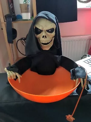 HALLOWEEN Animated Skeleton Bowl - Talking Moving Eyes Light Up - Creepy • £14.99