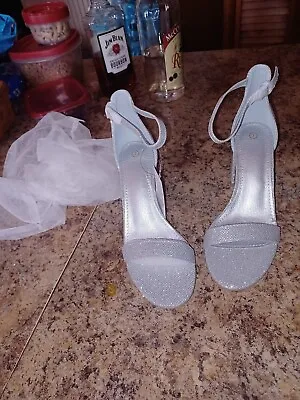 My Soft 7 Woman’s Silver Sparkle Cross Strap Open Toe Wedding High Heel • $20