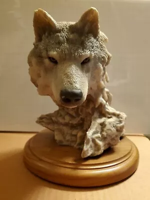 MILL CREEK STUDIOS Wolf Sculpture Statue  Focused Prey  #7104 • $35