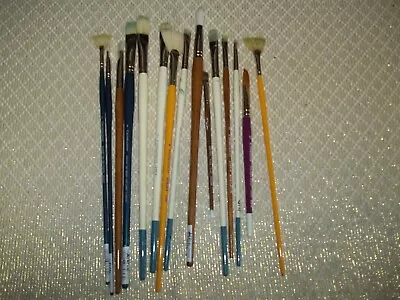 15 M Grumbacher Paint Brushes Preowned - Art Supplies • $39.99