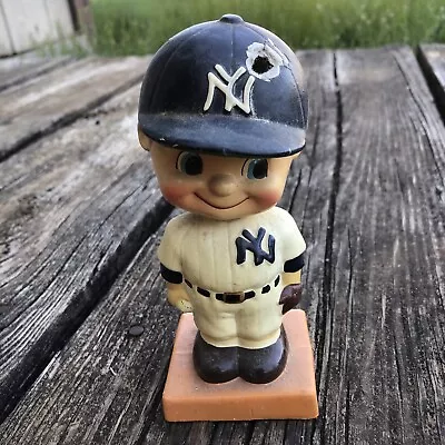 VINTAGE NEW YORK YANKEES 1960 NODDER BOBBLEHEAD Rough Condition • $87