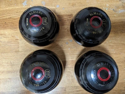 £50 • Buy Set Of 4 Almark Clubmaster Lawn Bowls Size 0 Medium Weight
