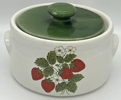 Vintage 1980 Nelson McCoy 1421  Strawberry Country  Round Casserole Pot 2 QT • $22.50