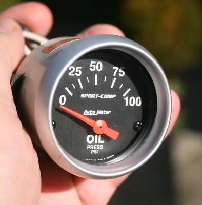 AutoMeter 2 1/16  Sport-Comp Black Face Vintage 12v Oil Pressure Gauge - 3327 • $38