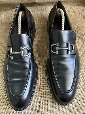 SALVATORE FERRAGAMO Mens Black Leather Gancini Loafers Size US 10.5 EE || UK 9.5 • $330