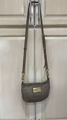 Marc By Marc Jacobs Standard Supply Used Brown Leather Hobo Crossbody Messenger  • $30