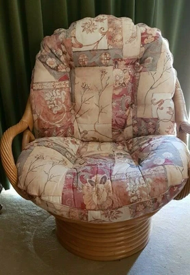 $500 • Buy Vintage Retro Sturdy Cane Swivel Large Armchair & Comfy Cushion