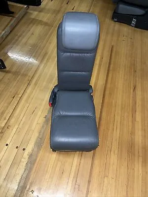 Honda Odyssey Center Second Row Console Jump Seat Original 2006 • $219.99