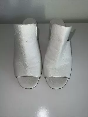 Women’s VINCE White Patent Leather Slide On Sandals SZ 7.5 • $12