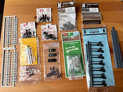 Assorted N Gauge Accessories. • £19.50