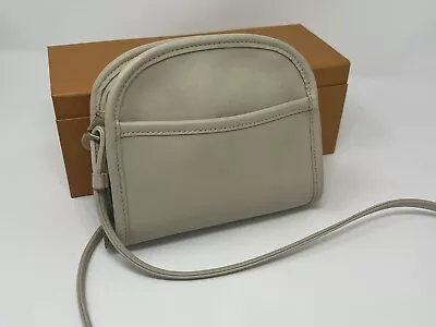 Vintage Coach Abbie 9017 Cream Leather Crossbody Bag Purse • $60