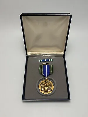 Original WW2 Period United States For Military Achievement Medal Boxed • £26.50