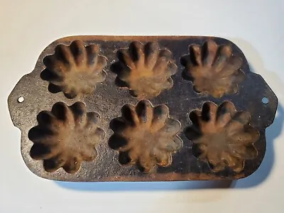 Vintage Cast Iron Gem Muffin Pan 6 Count Closed Frame Turks Head USA ...flaw • $25