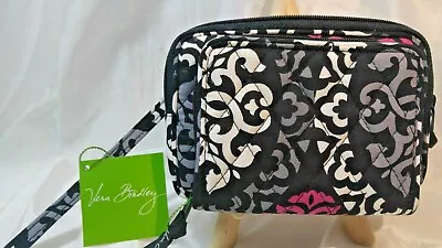 Vera Bradley's ON THE SQUARE WRISTLET In CANTERBERRY MAGENTA Purse Wallet NWT • $49.99