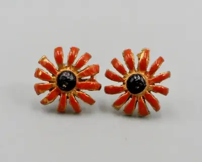 Mini Daisy Flower Earrings Mod Era Minimalist Studs Burnt Orange Enamel Boho Vtg • $13.50