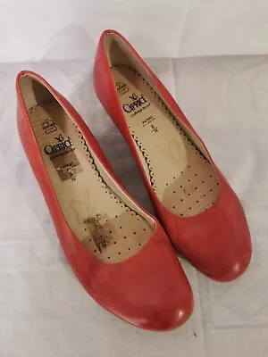 CAPRICE Red Leather Slip On Round Toe Mid Wedge Heel Court Shoes Size 6 • £0.99