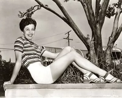 GAIL RUSSELL In Swimsuit Leggy Sexy Classic Retro Picture Photo Print 8x10 • £12.55